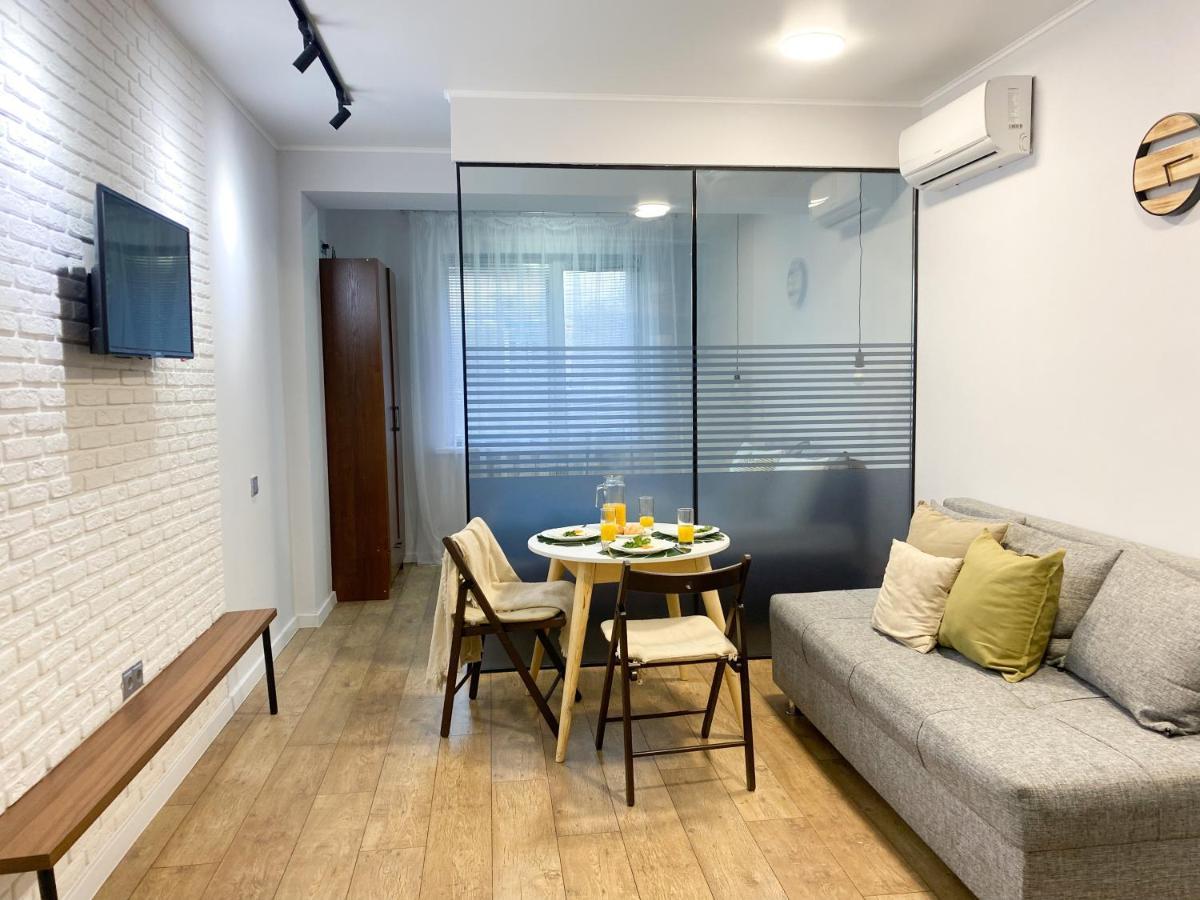 Студия В Стиле Loft В Центре Города Almatý Exterior foto